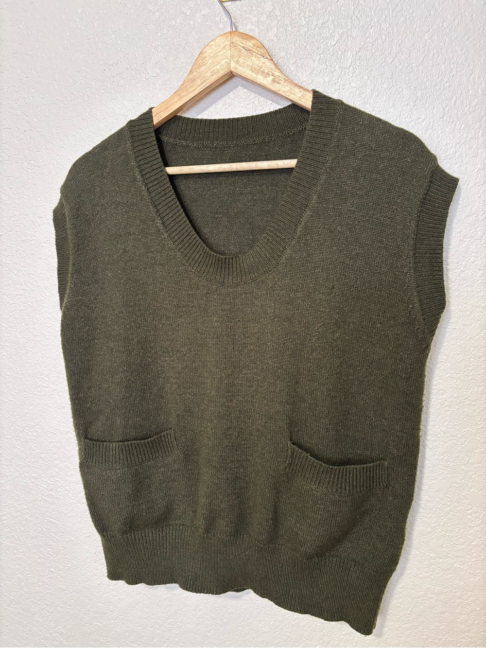 Simply Yours Olive Green V Neck Sweater Vest Knit Sleeveless 2 Pocket